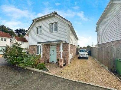 Broad Oak, 3 bedroom Detached House for sale, £385,000