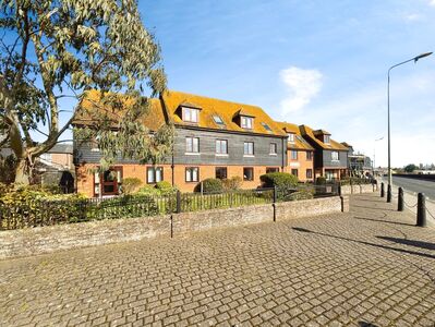 Strand Quay, 1 bedroom  Flat for sale, £160,000