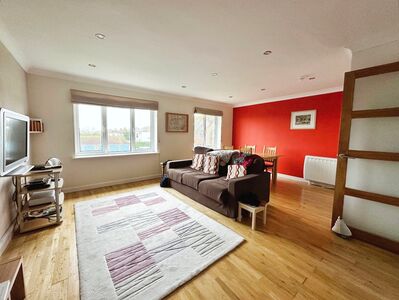 New Winchelsea Road, 2 bedroom  Flat for sale, £250,000