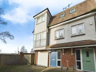 Western Barn Close, 2 bedroom End Terrace House for sale, £385,000