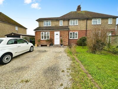 Kings Avenue, 4 bedroom Semi Detached House for sale, £425,000