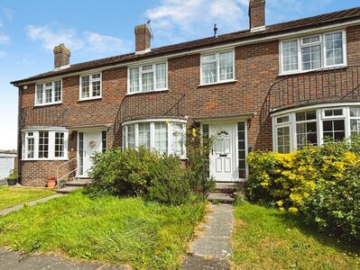 3 bedroom Mid Terrace House for sale