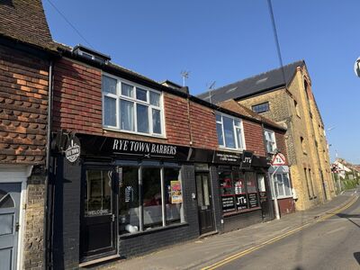Ferry Road, 2 bedroom  Flat for sale, £175,000