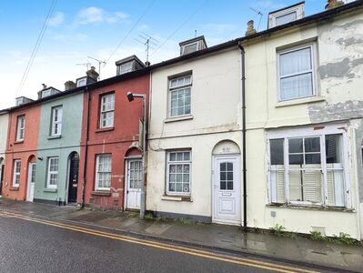 Ferry Road, 2 bedroom Mid Terrace House for sale, £280,000