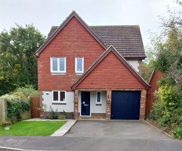 Farleys Way, 3 bedroom Detached House for sale, £499,950