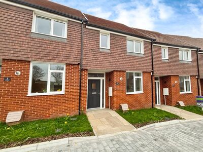 2 bedroom Mid Terrace House for sale