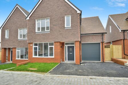 Market Gardens, 3 bedroom Semi Detached House for sale, £470,000