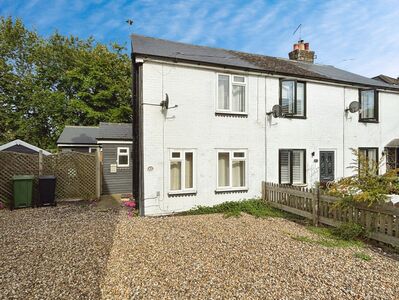2 bedroom End Terrace House for sale