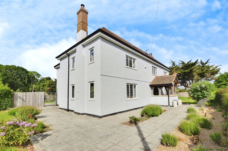 Main image of 6 bedroom Detached House for sale, Barnets Hill, Peasmarsh, East Sussex, TN31