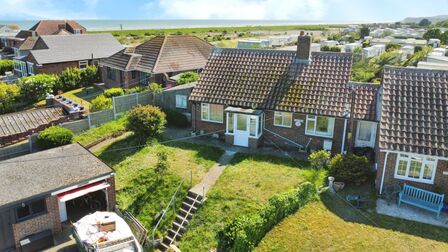 Dogs Hill Road, 2 bedroom Link Detached Bungalow for sale, £380,000