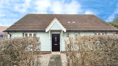 Springfield Drive, 2 bedroom Detached Bungalow for sale, &pound;415,000