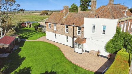 High Street, 5 bedroom Detached House for sale, £850,000