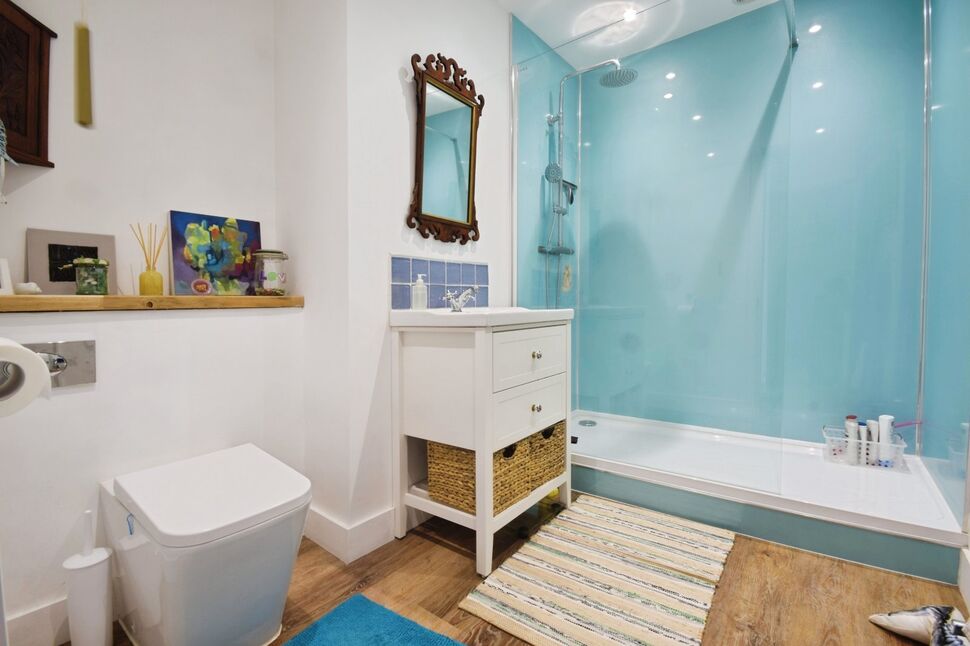 Shower Room WC