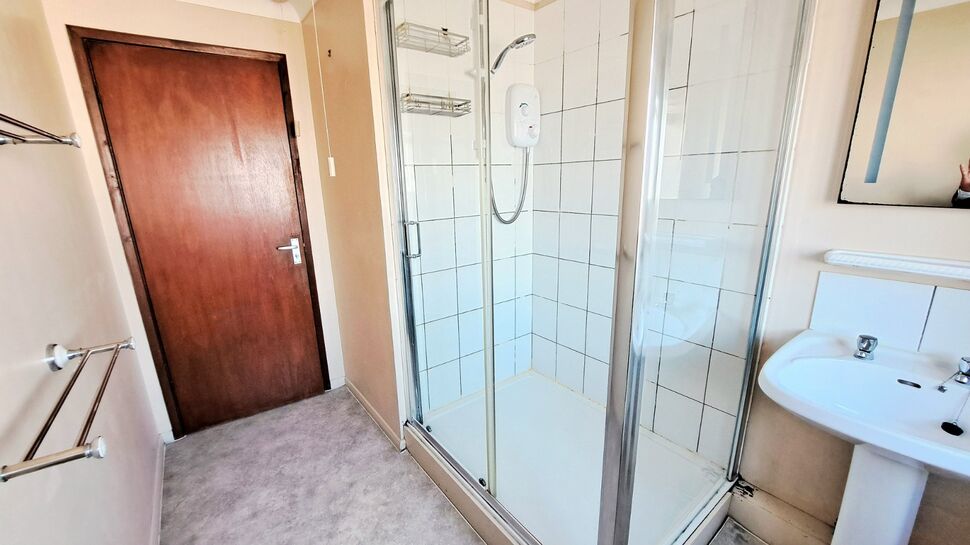 Shower Room / Wc