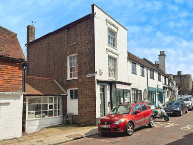 4 bedroom End Terrace House for sale