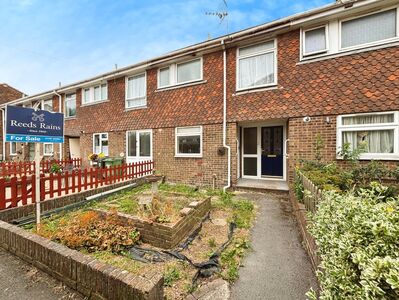 3 bedroom Mid Terrace House for sale