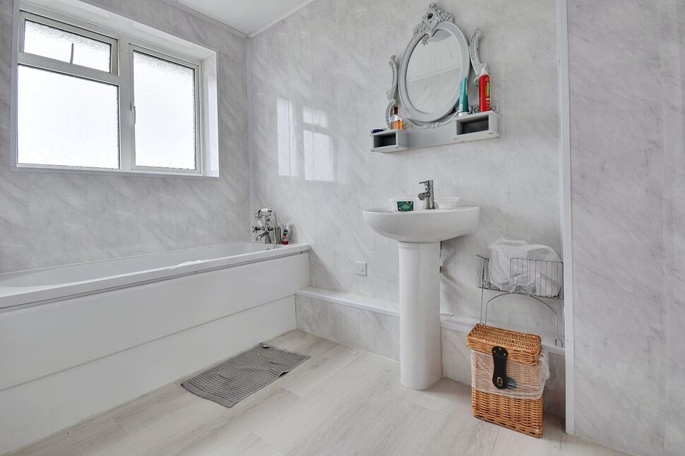 Bath / Shower Room WC