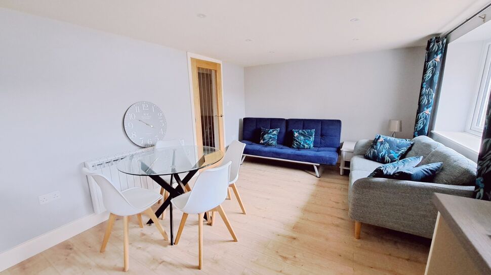 Living Room / Kitchen