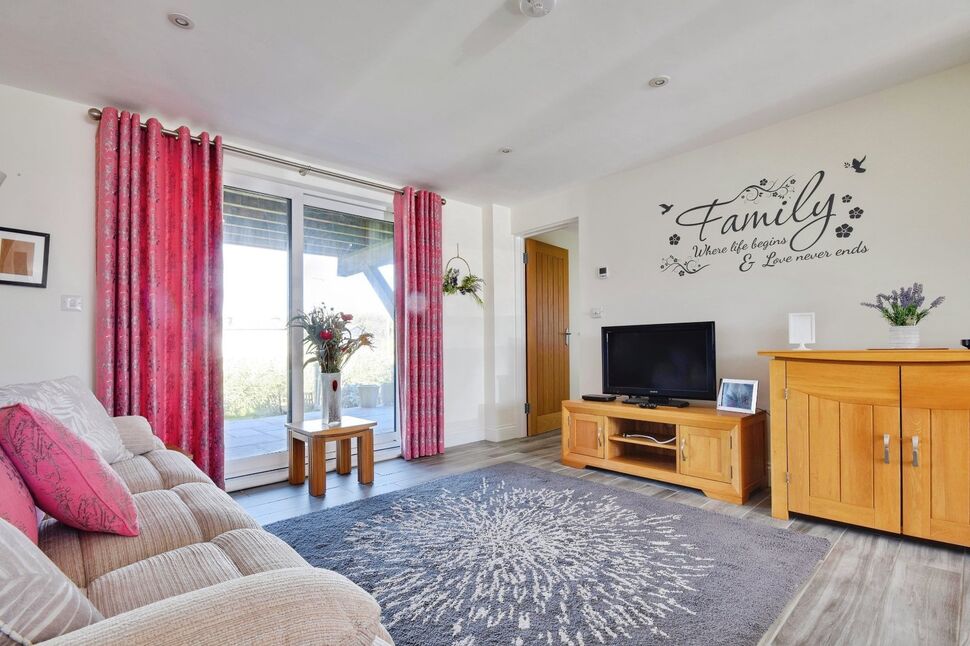 Annexe Kitchen / Reception Room