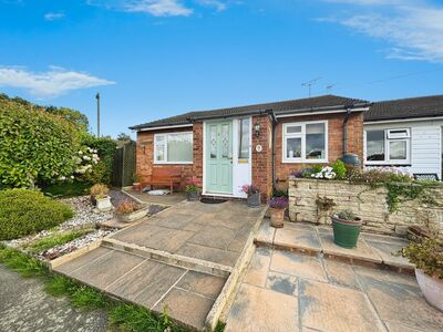 3 bedroom End Terrace Bungalow for sale