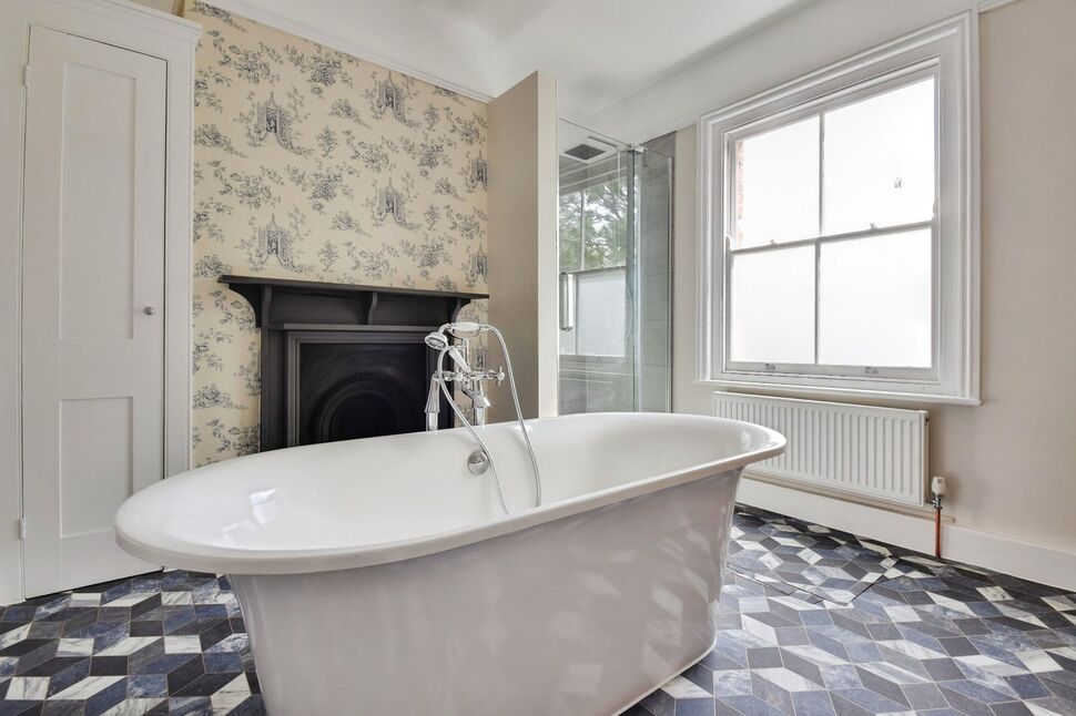 Bath / Shower Room WC