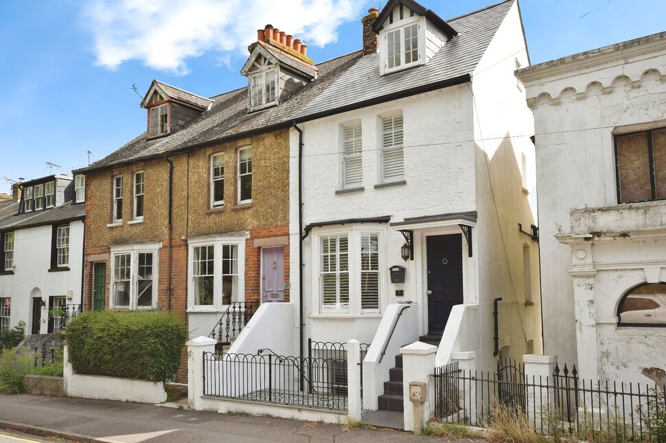 Main image of 3 bedroom End Terrace House for sale, Military Road, Rye, East Sussex, TN31