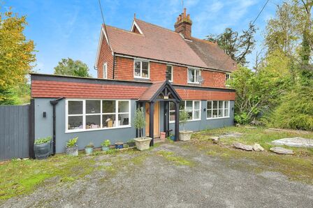 7 bedroom Semi Detached House for sale