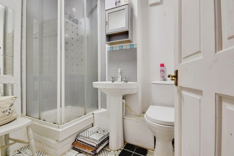 Annexe Shower Room WC