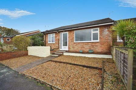 2 bedroom Mid Terrace Bungalow for sale