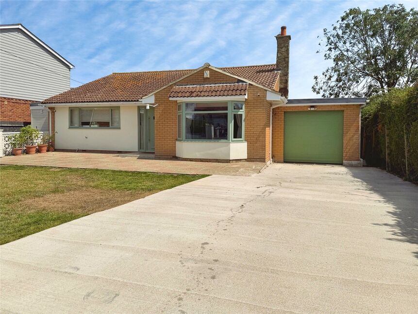 4 bedroom Detached Bungalow for sale
