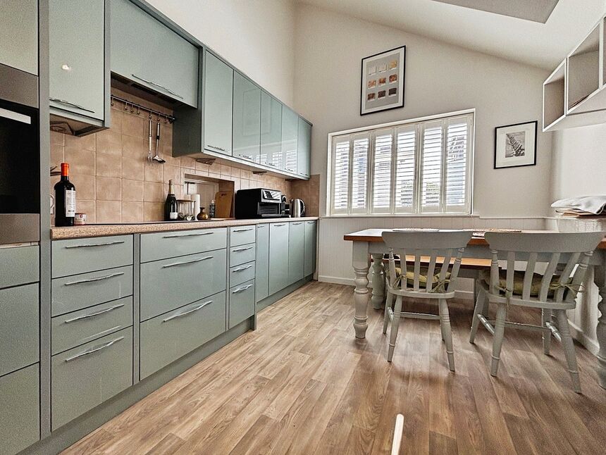 Kitchen / Breakfast Room