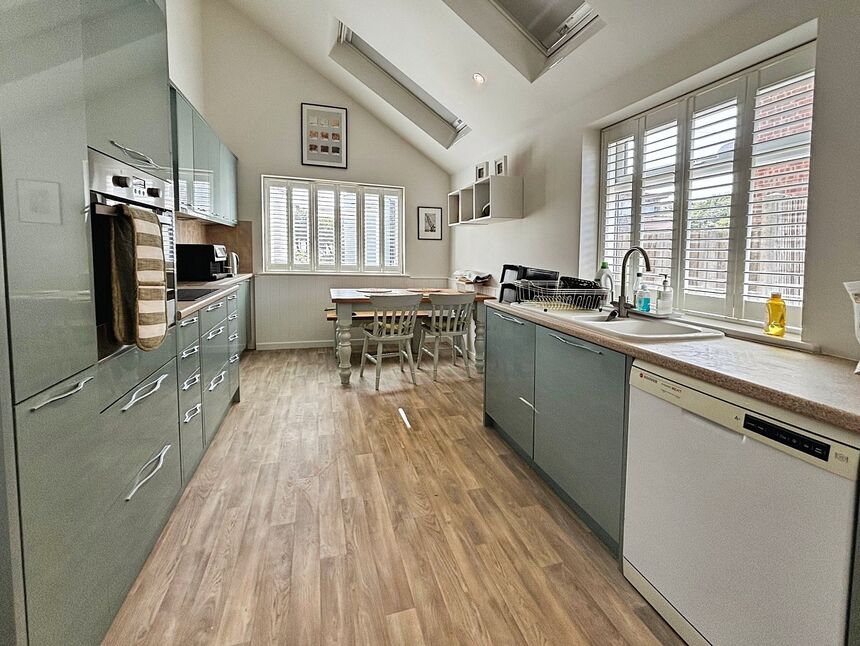 Kitchen / Breakfast Room