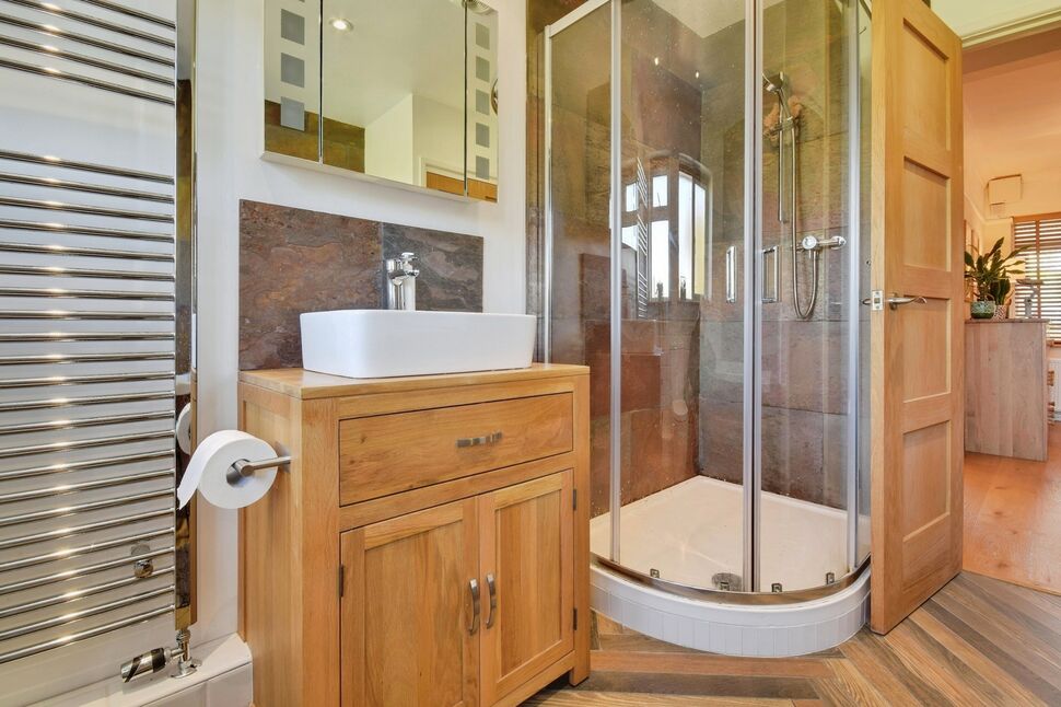 Bath / Shower Room WC
