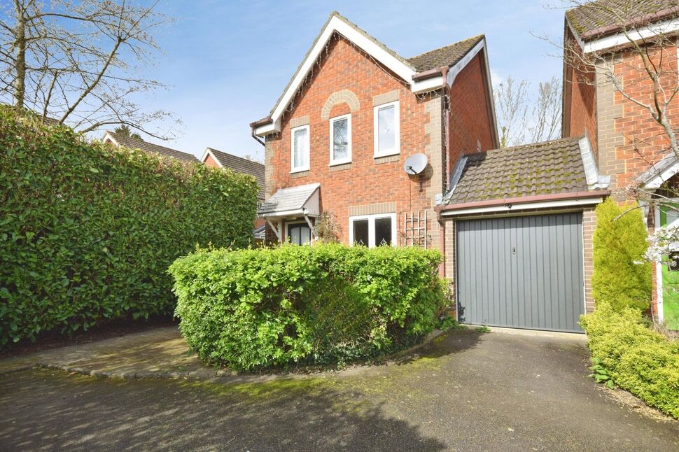 Main image of 3 bedroom Detached House for sale, Farleys Way, Peasmarsh, East Sussex, TN31