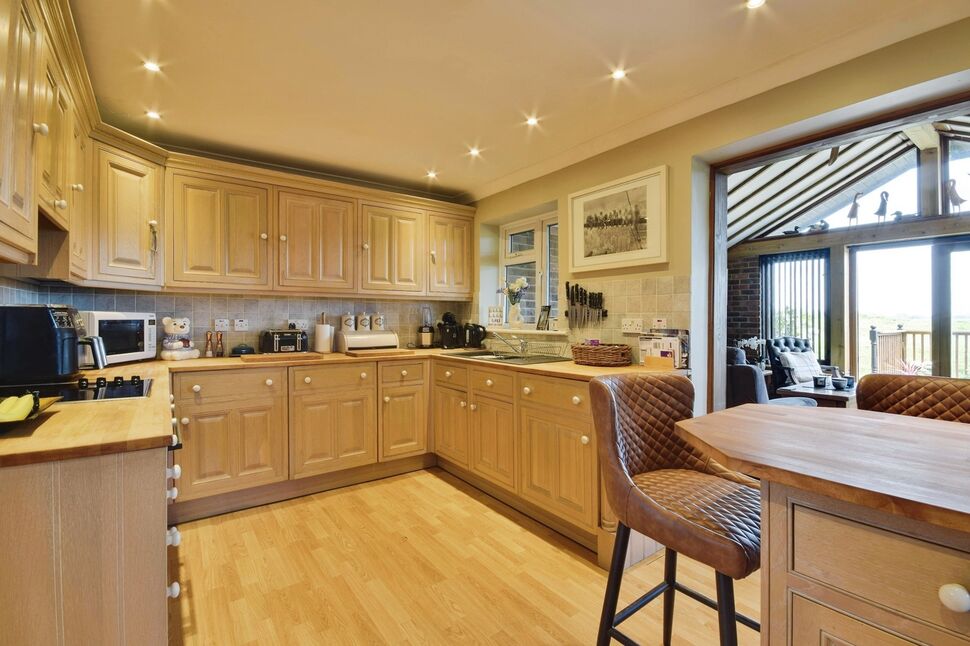 Kitchen / Breakfast Room