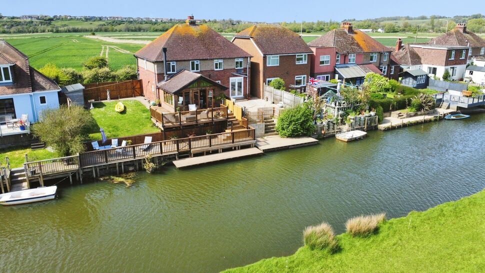 Main image of 3 bedroom Semi Detached House for sale, New Winchelsea Road, Rye, East Sussex, TN31