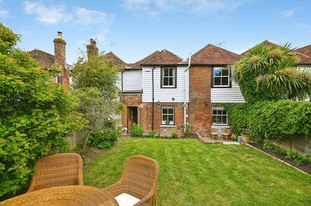 Main Street, 4 bedroom Mid Terrace House for sale, &pound;525,000