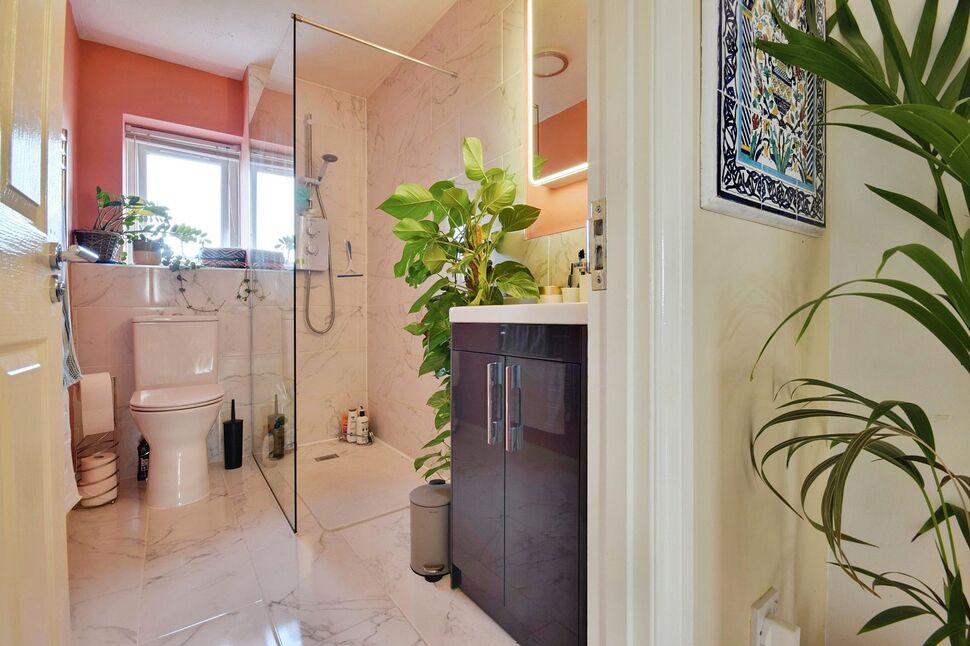 Shower Room WC