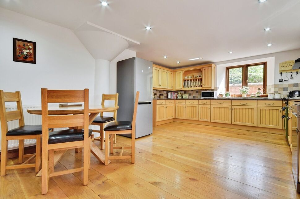 Kitchen / Breakfast Room
