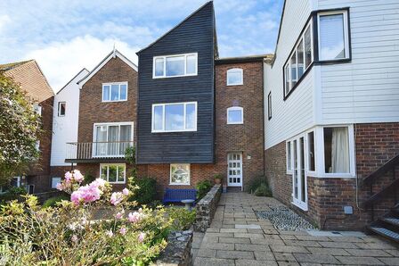 3 bedroom End Terrace House for sale