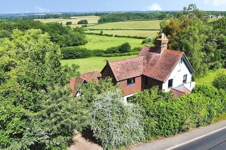 White Hart Hill, 8 bedroom Detached House for sale, &pound;1,200,000
