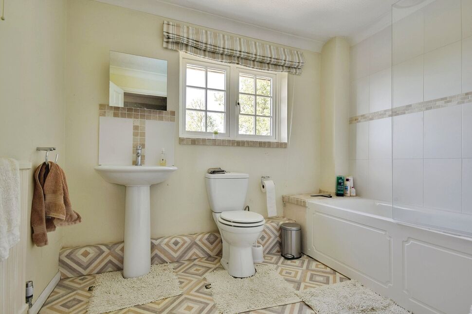 Family Bathroom WC