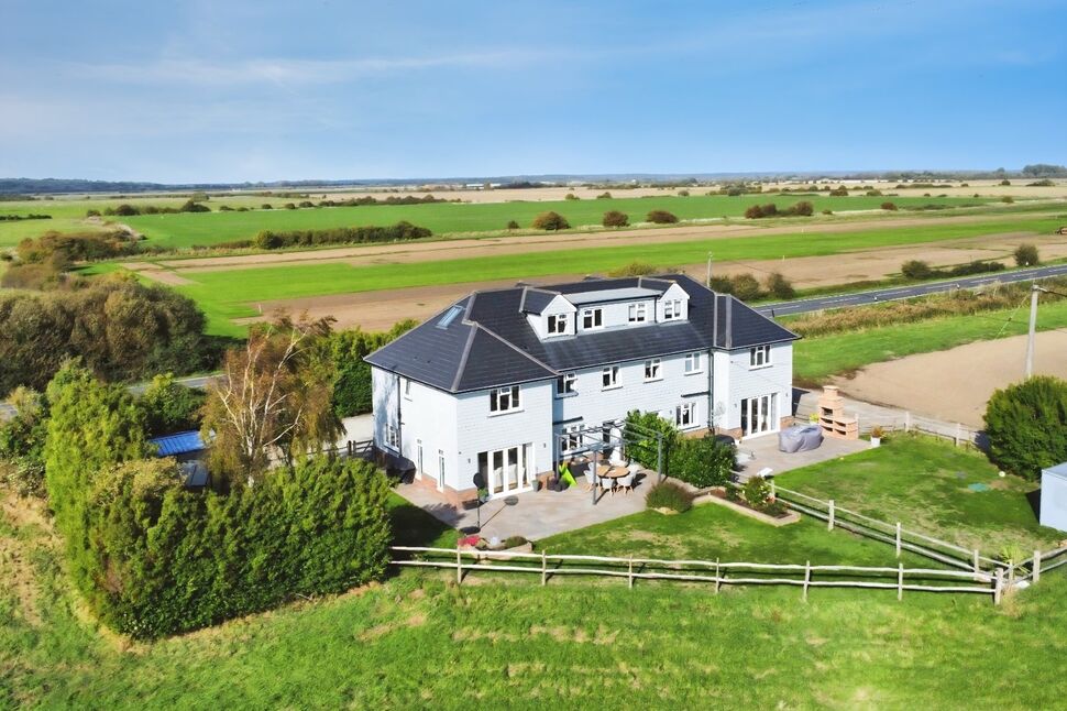 Main image of 5 bedroom Semi Detached House for sale, Knatchbull Cottages, Guldeford Lane, Kent, TN31
