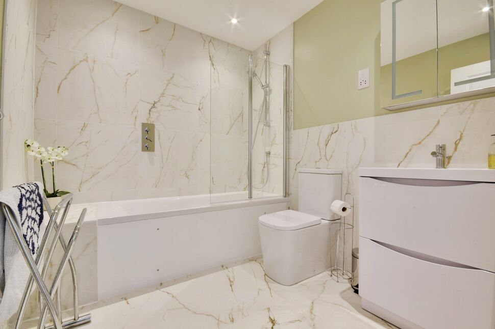 Family Bathroom WC