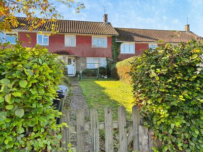 Oakhill Drive, 3 bedroom Mid Terrace House for sale, &pound;285,000