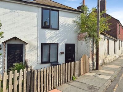Ferry Road, 2 bedroom End Terrace House for sale, &pound;260,000