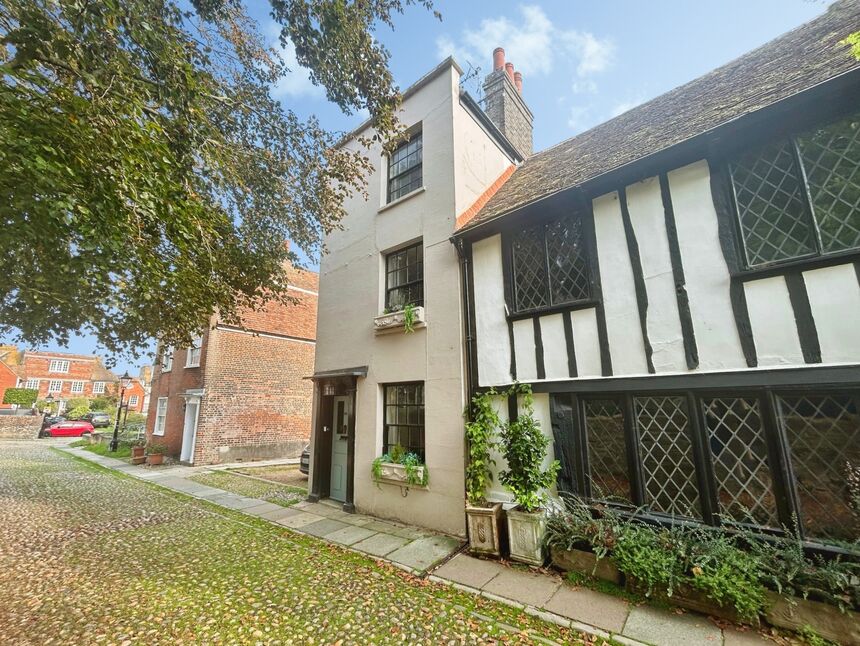 Main image of 2 bedroom End Terrace House to rent, Church Square, Rye, East Sussex, TN31