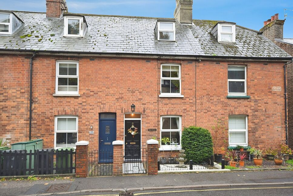Main image of 3 bedroom Mid Terrace House for sale, South Undercliff, Rye, East Sussex, TN31