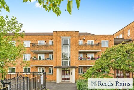3 bedroom  Flat to rent