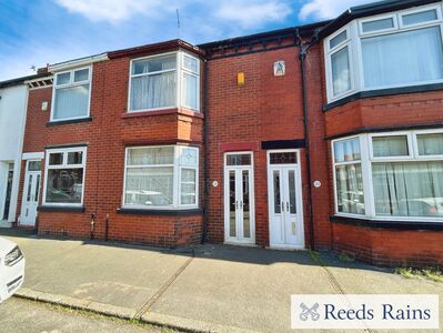 3 bedroom Mid Terrace House for sale